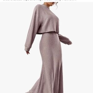 Elegant Ribbed Knit Maxi Dress in Mauve